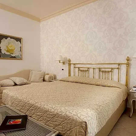 Posillipo Szálloda 4*